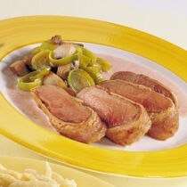 Frischlingsfilets im Speckmantel Frischlingsfilets im Speckmantel