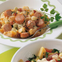 Kartoffelgulasch mit Würstchen Kartoffelgulasch mit Würstchen