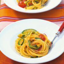 Pasta mit Safranzucchini Pasta mit Safranzucchini