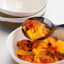 Teignocken mit Salsicce Teignocken mit Salsicce