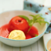 Pfirsiche in Weinsud