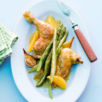 Geschmortes Huhn mit Spargel