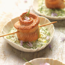 Warmer Räuchersaibling auf Gurkenremoulade