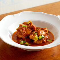 Saurer Kalbsschwanz mit fui Gwürz Saurer Kalbsschwanz mit fui Gwürz