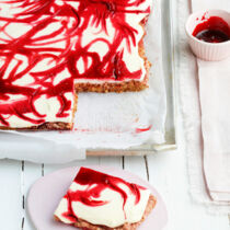 Rote-Bete-Kuchen mit Schmand