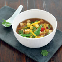 Sauer-scharfe Suppe mit Tofu