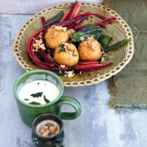 Walnussklöße mit Gorgonzolasauce Walnussklöße mit Gorgonzolasauce