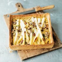 Spitzkohlquiche mit Spargel Spitzkohlquiche mit Spargel