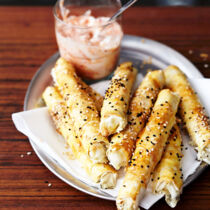 Knusprige Börek mit Feta