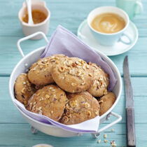 Amaranthbrötchen mit Haselnüssen Amaranthbrötchen mit Haselnüssen