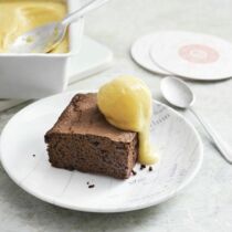 Brownies mit Mango-Eis Brownies mit Mango-Eis