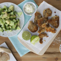 Gebackene Austernpilze mit Avocado-Gurkensalat