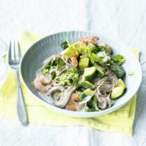 Zucchini-Reisnudeln mit Garnelen