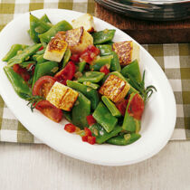 Grüne Bohnen mit Käsekrusteln Grüne Bohnen mit Käsekrusteln