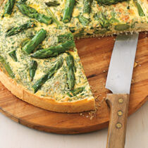 Quiche mit grünem Spargel