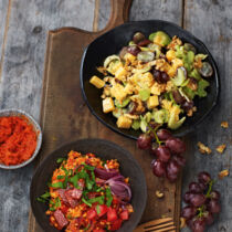 Käsesalat mit Gouda, Trauben und Walnüssen Käsesalat mit Gouda, Trauben und Walnüssen