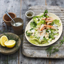 Forellen-Avocado-Salat mit Meerrettich-Dill-Dressing