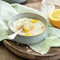 Hüttenkäse mit Orange und Kokosnuss Hüttenkäse mit Orange und Kokosnuss