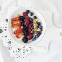 Beeren-Quinoa-Joghurt