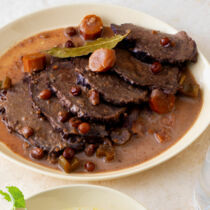 Sauerbraten mit Wurzelgemüse