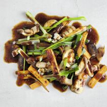 Pilzpfanne mit Süßkartoffeln Pilzpfanne mit Süßkartoffeln