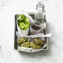 Hirseküchlein mit Spinat-salat Hirseküchlein mit Spinat-salat