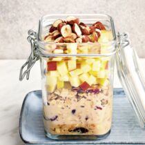 Chai-Porridge mit Apfel und Cranberrys