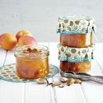 Aprikosenkonfitüre mit Rum Aprikosenkonfitüre mit Rum