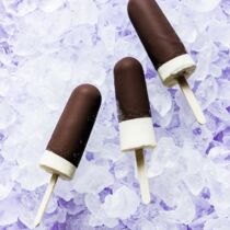 Vanille-Eis mit Schokoüberzug Vanille-Eis mit Schokoüberzug