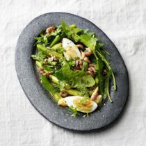 Löwenzahnsalat mit Spargel und Krabben Löwenzahnsalat mit Spargel und Krabben