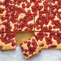 Joghurt-Johannisbeer-Kuchen