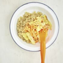 Fischpfanne  mit Quinoa und Möhrennudeln