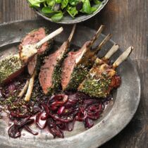 Rehkarree mit roten Zwiebeln Rehkarree mit roten Zwiebeln