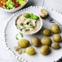 Pellkartoffeln mit Pestoquark und Salat