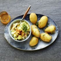 Pellkartoffeln mit Gurken-Avocado-Quark Pellkartoffeln mit Gurken-Avocado-Quark