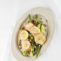 Knusper-Spargel 
mit Zitronen-Lachs
