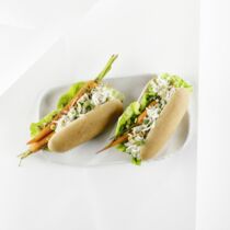 Möhren-Hotdogs mit Sellerie-Remoulade Möhren-Hotdogs mit Sellerie-Remoulade