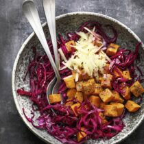 S&uuml;sskartoffel-Rotkohl-Salat