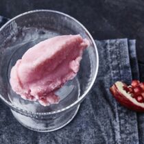 Granatapfel-Buttermilch-Sorbet