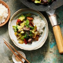 Marinierter Teriyaki-Tofu aus dem Wok