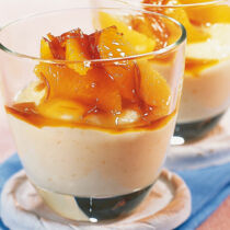 Mandelpudding mit Siruporangen