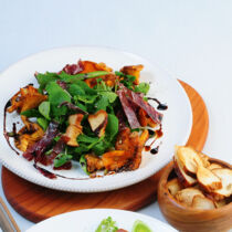 Brezen-Schwammerl-Salat mit Bresaola Brezen-Schwammerl-Salat mit Bresaola