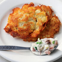 Kartoffelpuffer mit Apfel-Matjes-Salat