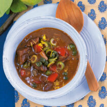 Gulasch mit Oliven Gulasch mit Oliven