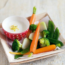 Gemüseplatte mit Zitronensauce Gemüseplatte mit Zitronensauce