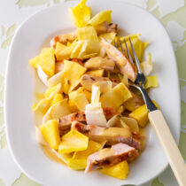 Chicoréesalat mit Putenstreifen