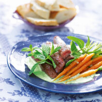 Lammfilets mit Minze-Petersilien-Sauce