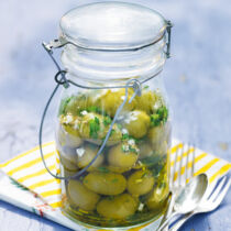 Marinierte Oliven mit Fenchel