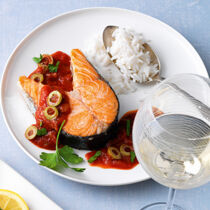 Lachs auf Tomatensauce