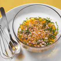 Schalotten-Kräuter-Vinaigrette Schalotten-Kräuter-Vinaigrette